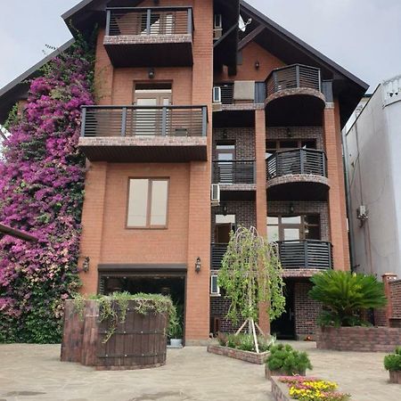 Guest House Belweder Гагра Екстер'єр фото