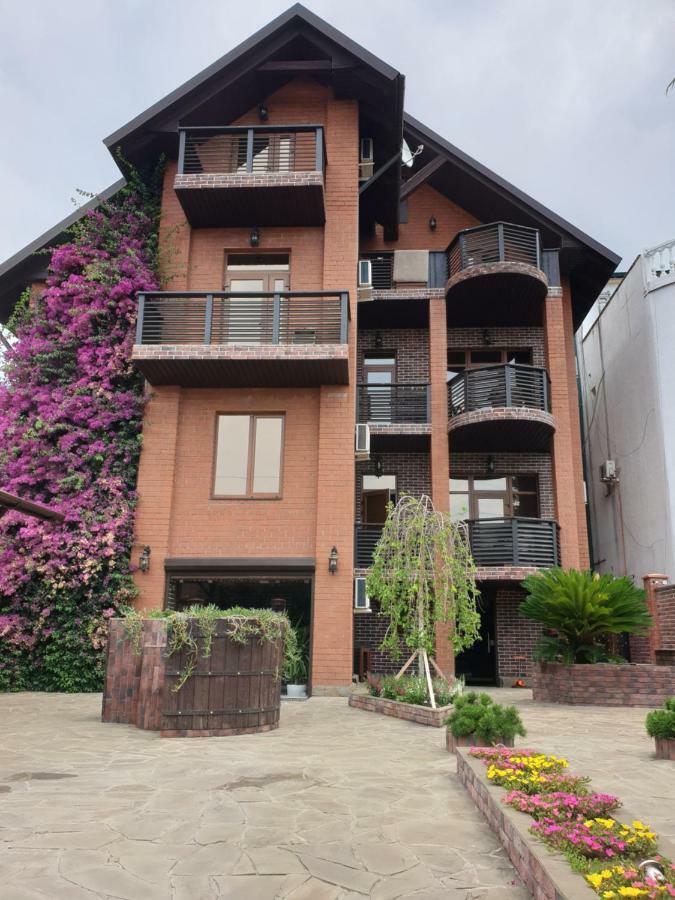 Guest House Belweder Гагра Екстер'єр фото